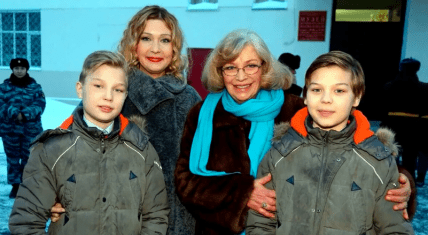 Анна Тихонова