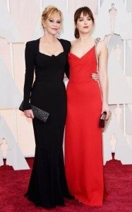 Звезда "50 оттенков серого" посетила Оскар-2015 с матерью