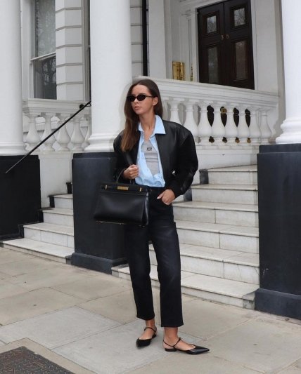 голубая рубашка на девушке