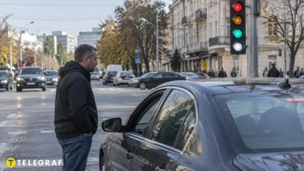 Белый сигнал может помочь координировать движение автономных автомобилей на перекрестках