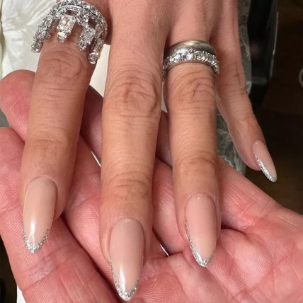 Французький манікюр із блиском