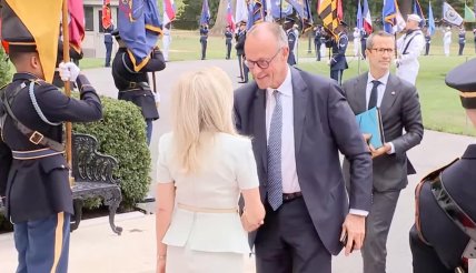 Мерц прибыл в Белый дом