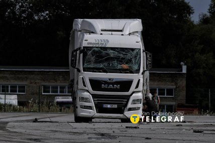 Пошкоджений автомобіль. Фото: Ян Доброносов "Телеграф"