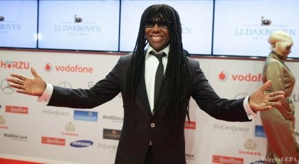 Кара Делевинь сотрудничает с известным музыкантом