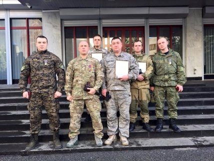 Кива на вручении наградного оружия