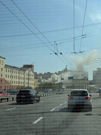 Пожар в Киеве, горит фабрика Рошен на Демеевской