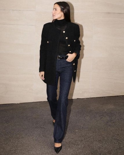 дівчина твідовий піджак