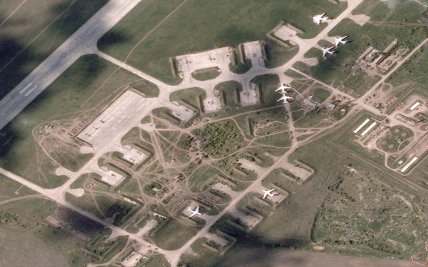 Аеродром Мелітополя потріпало війною, але ним ще можна користуватися