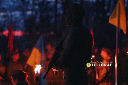 Памятник Да Винчи в Киеве