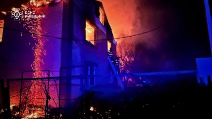 Пожежа після прильоту в Київській області