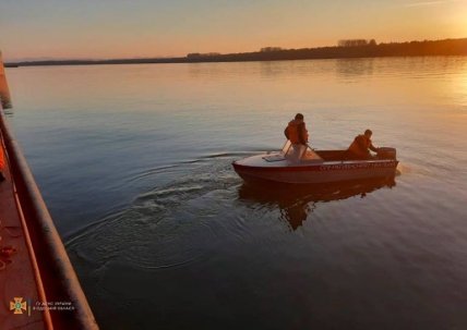 ГСЧС ищет пропавшего моряка