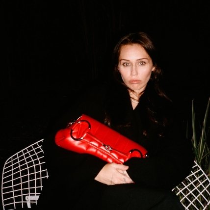 брюнетка майли сайрус