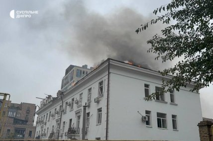 Последствия удара в Днепре - фото