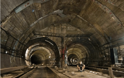 Как выглядит служебная линия метро в Киеве