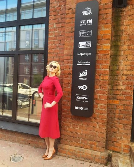 Полина Гагарина показала подтянутую фигуру через месяц после родов