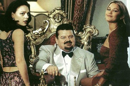 Робби Колтрейн И целого мира мало