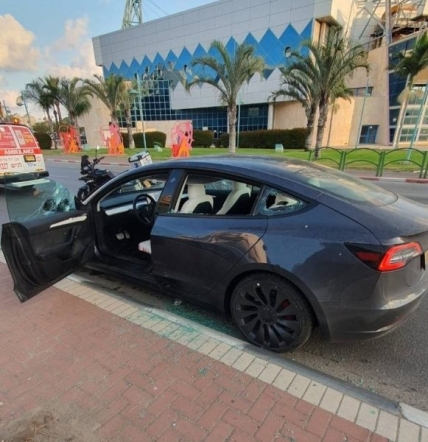 Tesla Model 3 разбита