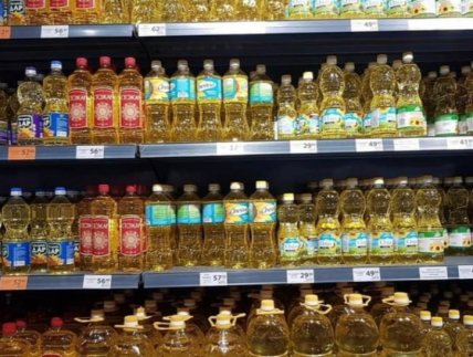Подсолнечное масло в магазине