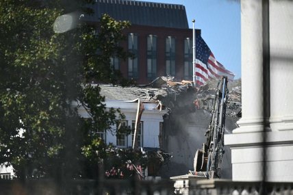 Сносят восточное крыло и Белом доме