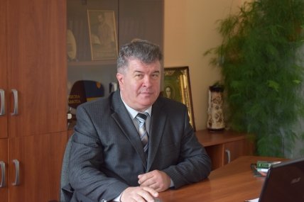 директор Устимівської дослідної станції Юрій Харченко