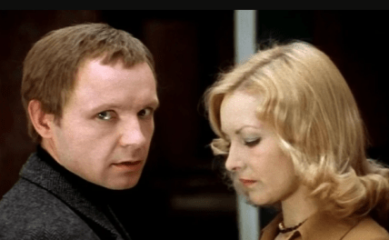 Кадр из фильма "Ирония судьбы, или с легким паром"