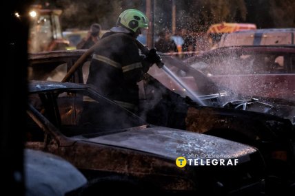 Рятувальники продовжують гасити пожежі