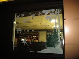 Правоохранители расследуют нападение на магазин в Киеве