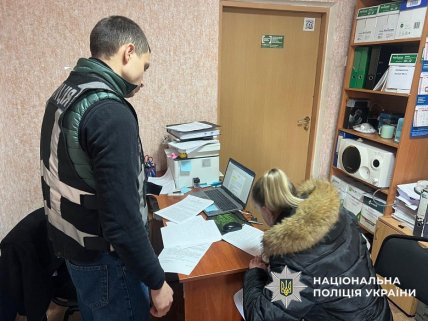 Матері, що била сина, повідомили про підозру