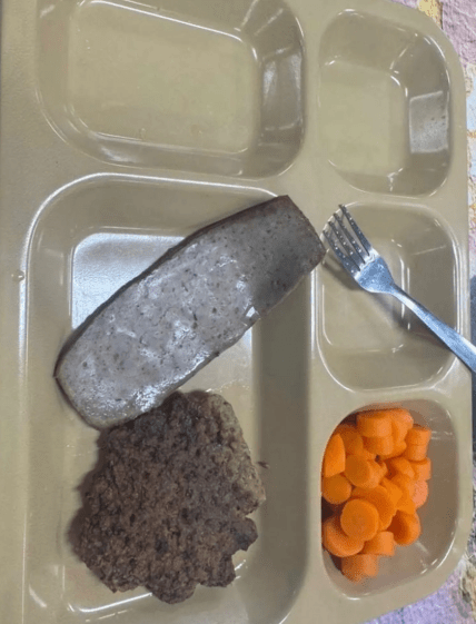 Харчування на борту Tripoli