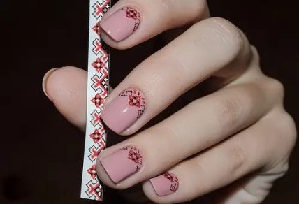 Маникюр с вышивкой 2023 - стильные идеи