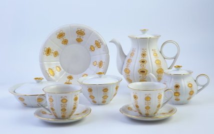 П. Тарасенко. Чайний сервіз "Ранок". ТФЗ. 1972. Експонувався на всесоюзній художній виставці до 50 - річчя утворення СРСР в Москві