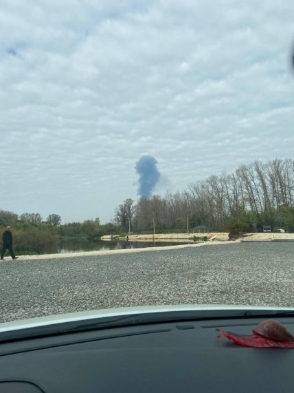 Дим на Газпром нефтехим Салават після атаки дронами