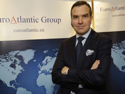 Нойманн-Дамерау Арнульф Еккехард, власник онлайн-казино "Космолот"