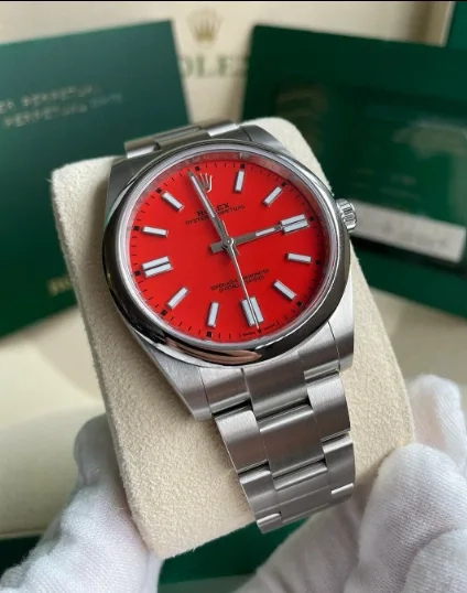 Часы Rolex Oyster Perpetual 41 с кораллово-красным циферблатом