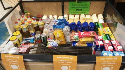 У супермаркетах Польщі збирають продукти для фудбенкінгу