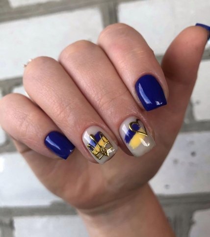Синьо-жовтий манікюр