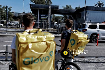 Доставники Glovo дивляться на наслідки удару по АЗС