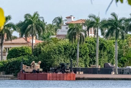 Установки ПВО возле имения Трампа во Флориде
