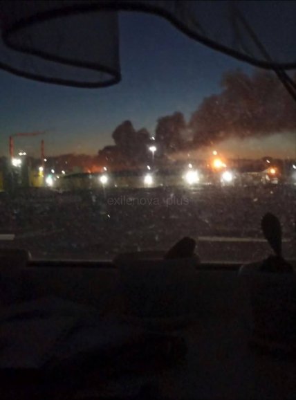 Пожар после взрыва в Киришах