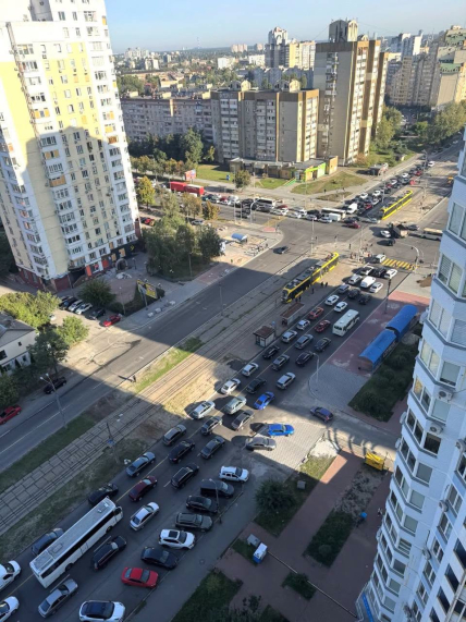 На дорогах Києва утворились величезні затори