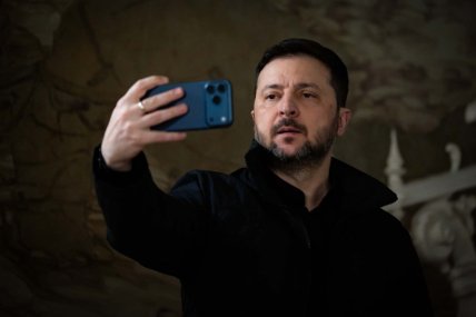 Зеленский какой телефон