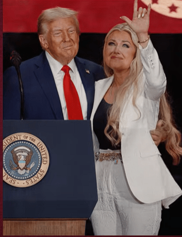 Дональд Трамп та Еріка Кірк