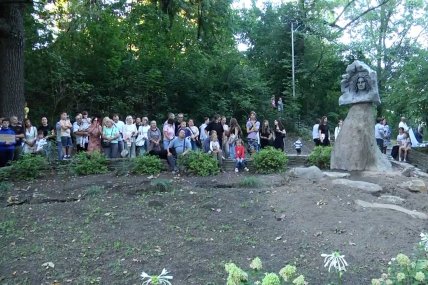 Памятник Кузьме Скрябину