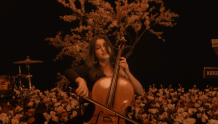 Кадри з кліпу на пісню "Відколи"