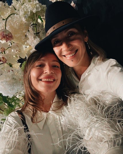 Дочь Мозговой Зоя с любимой Юлией