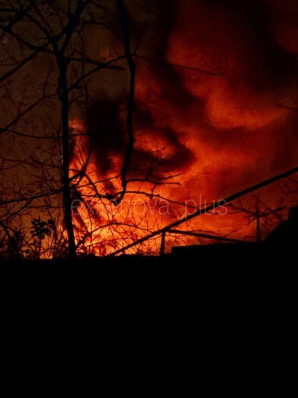 Пожежа після вибухів в Мелітополі