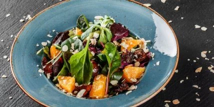 Нежная и сочная мякоть цитрусовых отлично дополняют печень