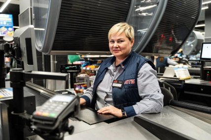 Кассирша в "АТБ"