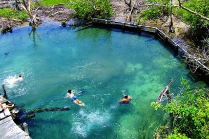 Остров переполнен романтикой