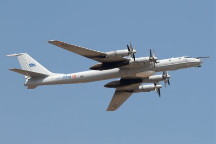 Літак Ту-142